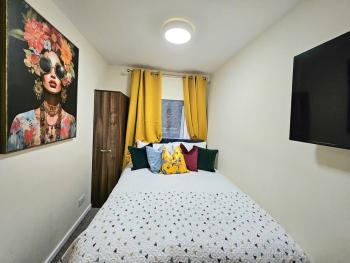 2 bedroom, 4 beds -Grassmarket, Edinburgh (photo 2)