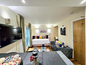 2 bedroom, 4 beds -Grassmarket, Edinburgh (photo 4)
