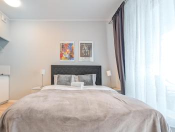 Ovo Comfy Studio with Balcony by BookingHost, Breslau (Foto 5)