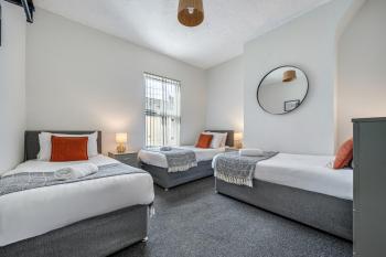Randolph House - Air Host & Stay - Sleeps 6, Liverpool (photo 3)