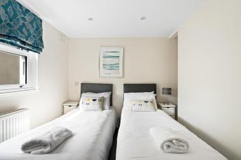 Hosted by StaySejour - 3Bed Town House - Free Parking, Brighton et Hove (photo 5)