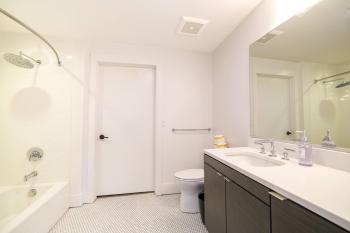 Multiple Hollywood Apartments Hub, Los Angeles (photo 3)