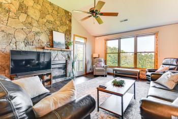 Condo with Private Balcony 6 Mi to Pisgah NF!, Burnsville (фото 5)