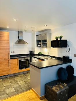 2 Bedroom City Centre Apartment Free Secure Parking, Liverpool (photo 5)