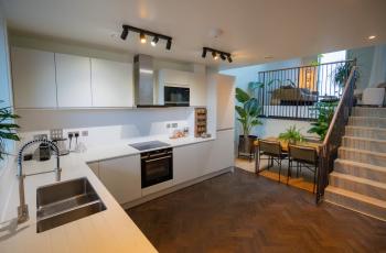 Green Newly Build Condo in Camden Town, Londýn (fotografie 2)