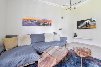 Cozy 2BD Flat in Sofia Center with AC & Balcony by Flat Mаnager, Sofia (Foto 4)