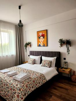 Casa Frida - w Free Parking, self-checkin, balcony, 5 min from Shops & Markets, Oradea (foto 3)