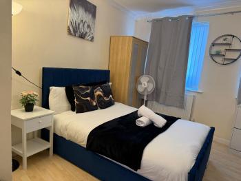Double bed Quinton ,Studio Fast WiFi,Netflix, No deposit Required, Birmingham (fotografie 3)