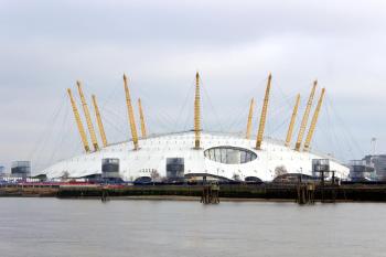 North Greenwich 3 bedroom flat, London (photo 2)