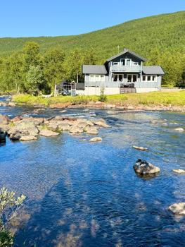 Riverfront house with 98 inch TV, ps5 & activities, Narvik (Foto 4)