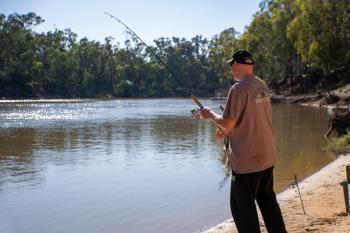 Riverfront Escape - Pool Fun and Space for Everyone, Moama (zdjęcie 4)