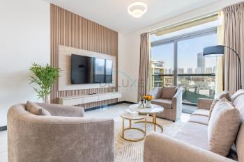 Walking Distance to Circle Mall and Community Parks, 18 Minute Drive to Dubai Marina and JBR Beach, Crystal Residence, JVC by Deluxe Holiday Homes, Dubai (photo 2)