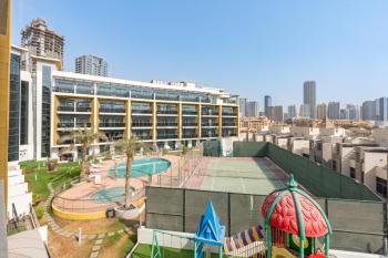 Walking Distance to Circle Mall and Community Parks, 18 Minute Drive to Dubai Marina and JBR Beach, Crystal Residence, JVC by Deluxe Holiday Homes, Dubai (photo 4)