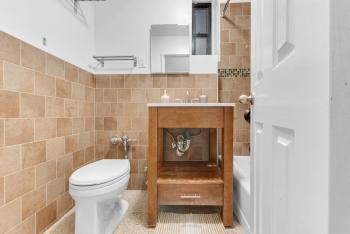 Inviting 2Bd Upper East Side Stay with Backyard, New York (Foto 4)