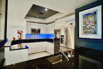 High-Rise Two-Bedroom Condo with Panoramic City Views, Las Vegas (foto 2)