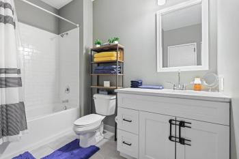 1BR • City Views • Queen + SofaBed • WiFi & 2 TVs, Cleveland (fotografie 4)