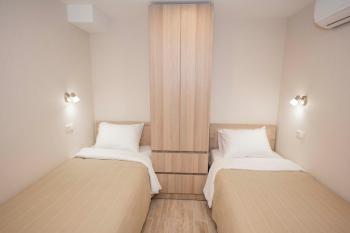 Sunset Hostel by ELT, Batumi (photo 2)