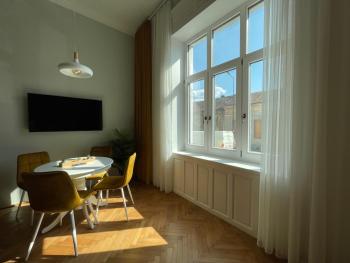 Yellow studio - self check in, Oradea (photo 2)