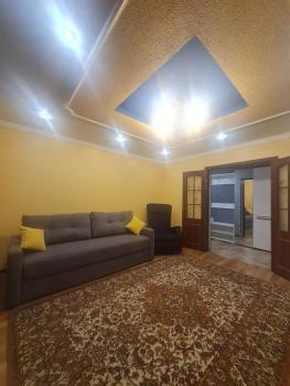 4 Кімнатні Апартаменти в Центрі, вул Незалежності, 5, Luzk (Foto 2)