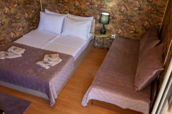 Megy's 1st Room next to the National Palace of Culture, Sofia (photo 2)