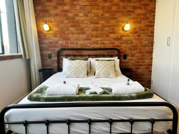Skytower views, Wi-Fi, washer & dryer!!, Auckland (photo 3)