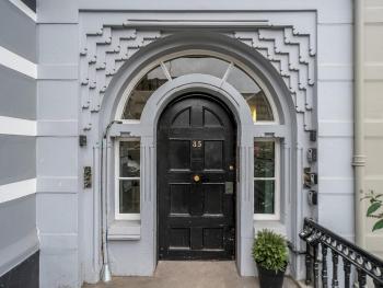 Pass the Keys Beautiful Modern Historical Flat Close to Castle, Эдинбург (фото 5)