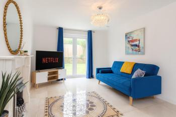 Waggon by Alt-Stay Accommodation - 4 Bed Detached Contractor and Relocation Accommodation in Leeds with Fast Wi Fi, Driveway Parking, Netflix, Full Kitchen, Laundry Facilities - Long Stay Ready with Weekly and Monthly Rates, Leeds (Foto 4)