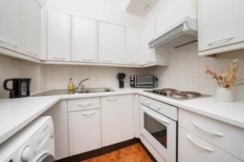 Steps from London Bridge Apartment for 5, London (photo 4)