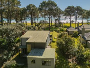 Pine Haven - Matarangi Holiday Home, Whitianga (photo 4)