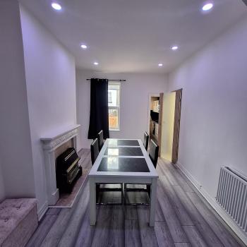 Modern, Stylish and Family Friendly Home!, Liverpool (photo 5)