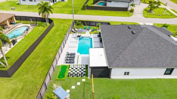 Relax & Play in Cape Coral Pool BBQ Family Fun, Cape Coral (Foto 4)