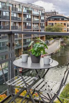 Central Cosy Canal-side 2Bed 2Bath, London (photo 4)