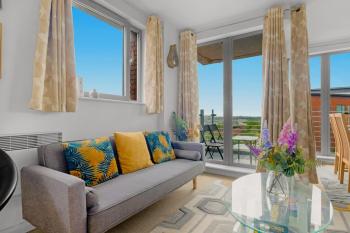 Stylish 2BED 2BATH Apartment- Sleeps 6, Free Parking, Neflix, Disney, Birmingham (photo 2)
