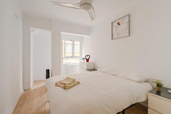 Cabañal Beach House - 10 min to ocean , FastWifi , SmartTV, AC, Valence (photo 3)