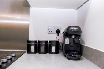 CENTRAL Luxury 2BR Apartment Manchester, Manchester (photo 4)