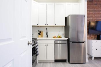 240-5 NEW Prime Location STUDIO W&D in unit, New York (fotografie 5)