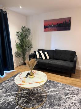 Modern City Apartment near Utilita Arena - Parking, Pool &Ping Pong, Бирмингем (фото 5)