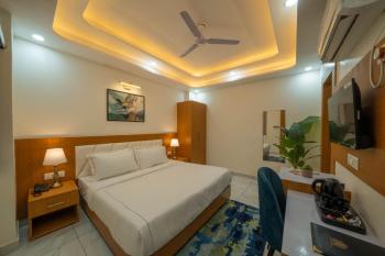 Krishna Abode by Perfect Stayz near Prem Mandir with Parking, Vrindavan (photo 2)