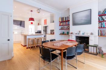 Lovely 4-Bedroom House near Portobello, Londýn (fotografie 3)
