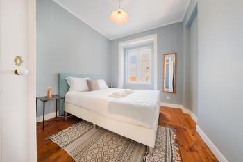 Bright 3BR Steps from National Pantheon | By Airnest, Лиссабон (фото 4)