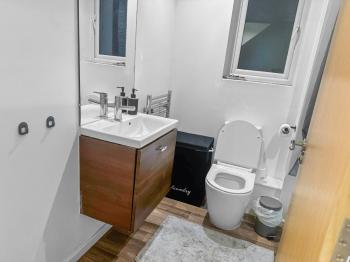 Comfy riverside double room in Manchester with breakfast included, Manchester (foto 3)