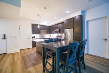 Multiple Hollywood Apartments Hub, Los Angeles (photo 4)
