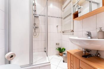 FeWocation Bremerhaven - Bright 1BR Apt with Balcony and Parking, Bremerhaven (fotografie 4)