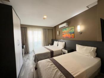 Bone apart, Antalya (fotografie 3)