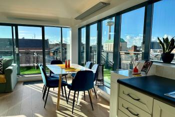 City Centre Penthouse on Concert Square with City Views, Liverpool (photo 4)