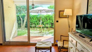 Provençal, Spacieux & réconfortant, Emplacement sûr au cœur du Parc des Calanques, Salon et chambre clim, lit confortable, Cuisine équipée avec lave-vaisselle et lave-linge, Garage, jardin, piscine privés, Inclus linge, bureau, Wifi, Netflix, Sans Stress, Cassis (fotografie 4)