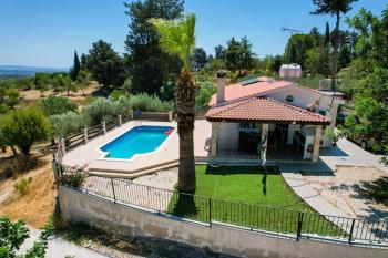 Peaceful Kallepia Villa with Private Pool & Mountain Views, Paphos (foto 3)