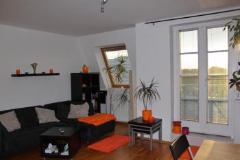 Sunny Two-story Apartment Kyje, Praha (fotografie 5)