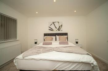 Luxury 5-Bed, Windsor Sleeps 9, Private Parking, Windsor (zdjęcie 3)