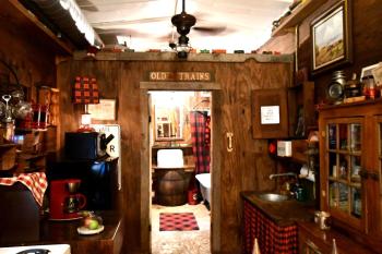 Sleep in Authentic Railcar Rental for Unique Experience near Fort Worth, Glen Rose (photo 4)